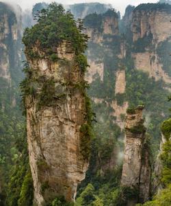 Парящие горы в Китае