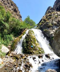 водопад в Узбекистане
