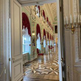 Петергофский дворец