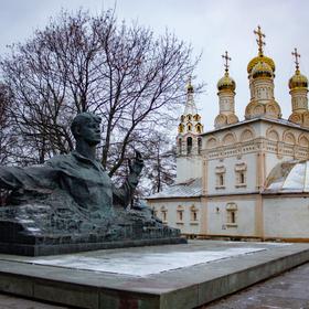 Памятник Есенину в Рязани