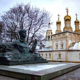 Памятник Есенину в Рязани