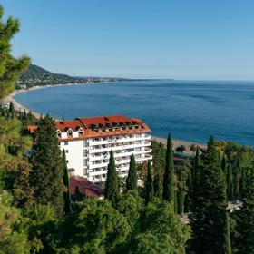 Побережье Черного моря в Абхазии