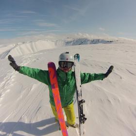 Лыжник на курорте BigWood, Хибины