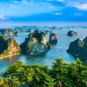 Бухта Халонг, Вьетнам
