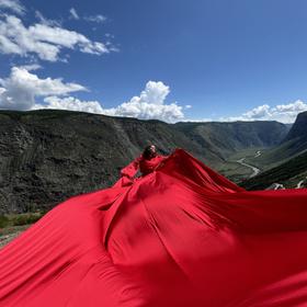Фотосессия в платье на Алтае