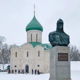 Памятник Невскому в Переславле-Залесском