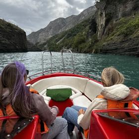 Прогулка на катере по Сулакскому каньону