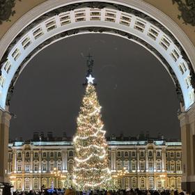 Дворцовая площадь в Санкт-Петербурге