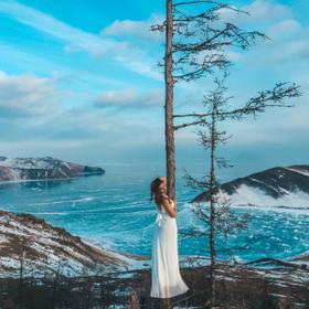 Фотосессия на льду Байкала