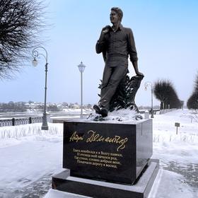 Памятник Андрею Дементьеву в Твери