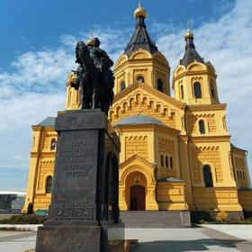 Памятник Александру Невскому в Нижнем Новгороде