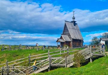 Деревянная церковь Воскресения из села Билюкова