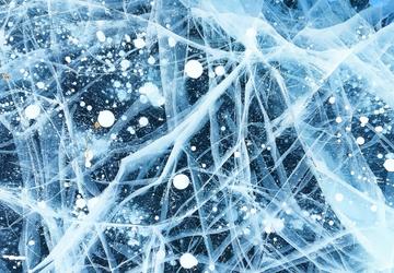 Лёд Байкала