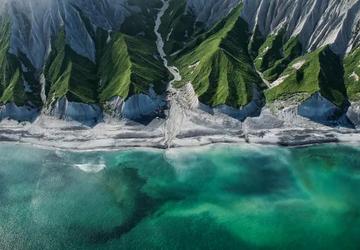 Остров Итуруп, Белые скалы