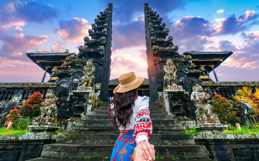 Храм Бесаких